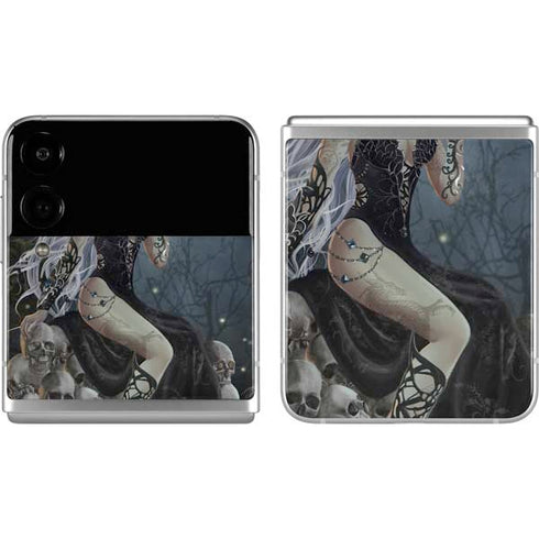 Gothic Queen with Silver Dragon by Nene Thomas Galaxy Z Flip4 5G Skin